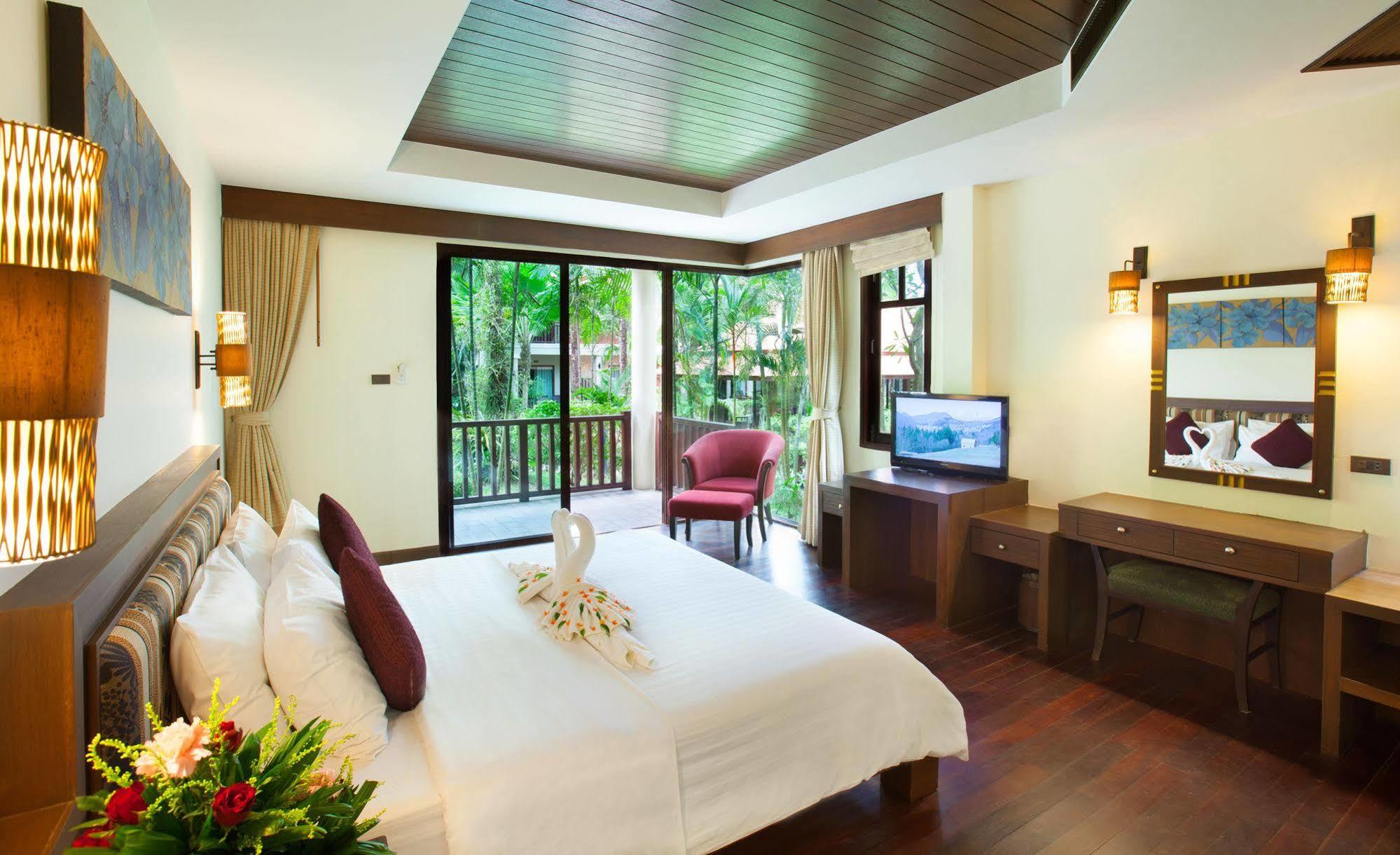 Khaolak Bayfront Resort Takuapa Exterior foto