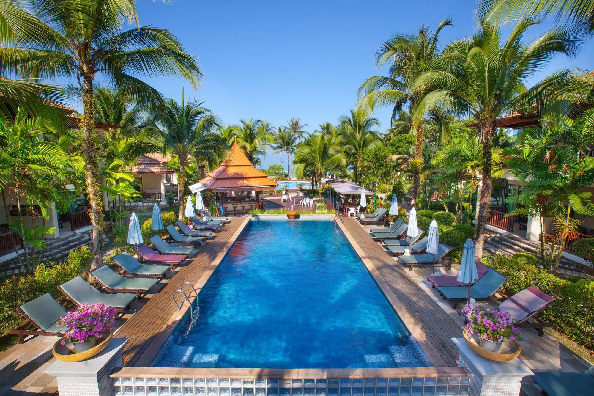 Khaolak Bayfront Resort Takuapa Exterior foto