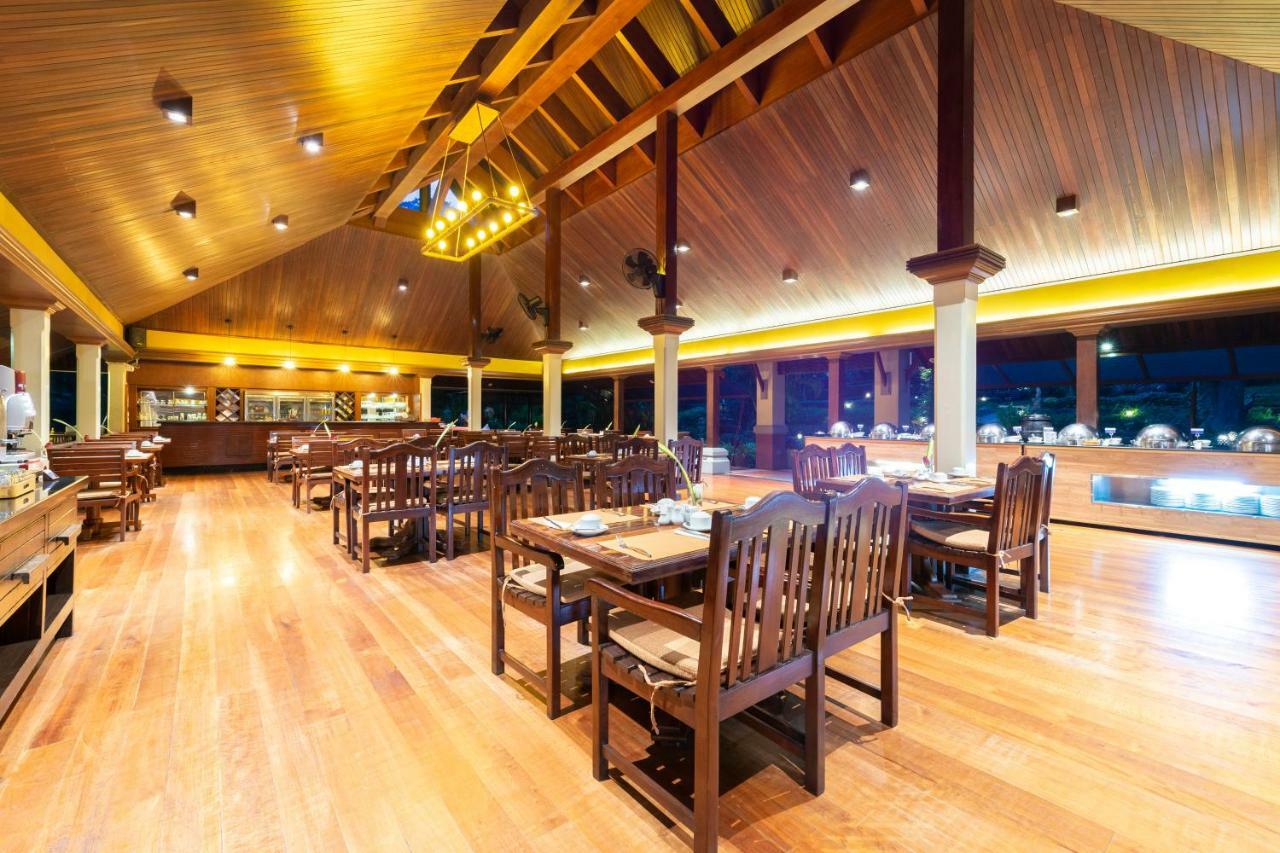 Khaolak Bayfront Resort Takuapa Exterior foto
